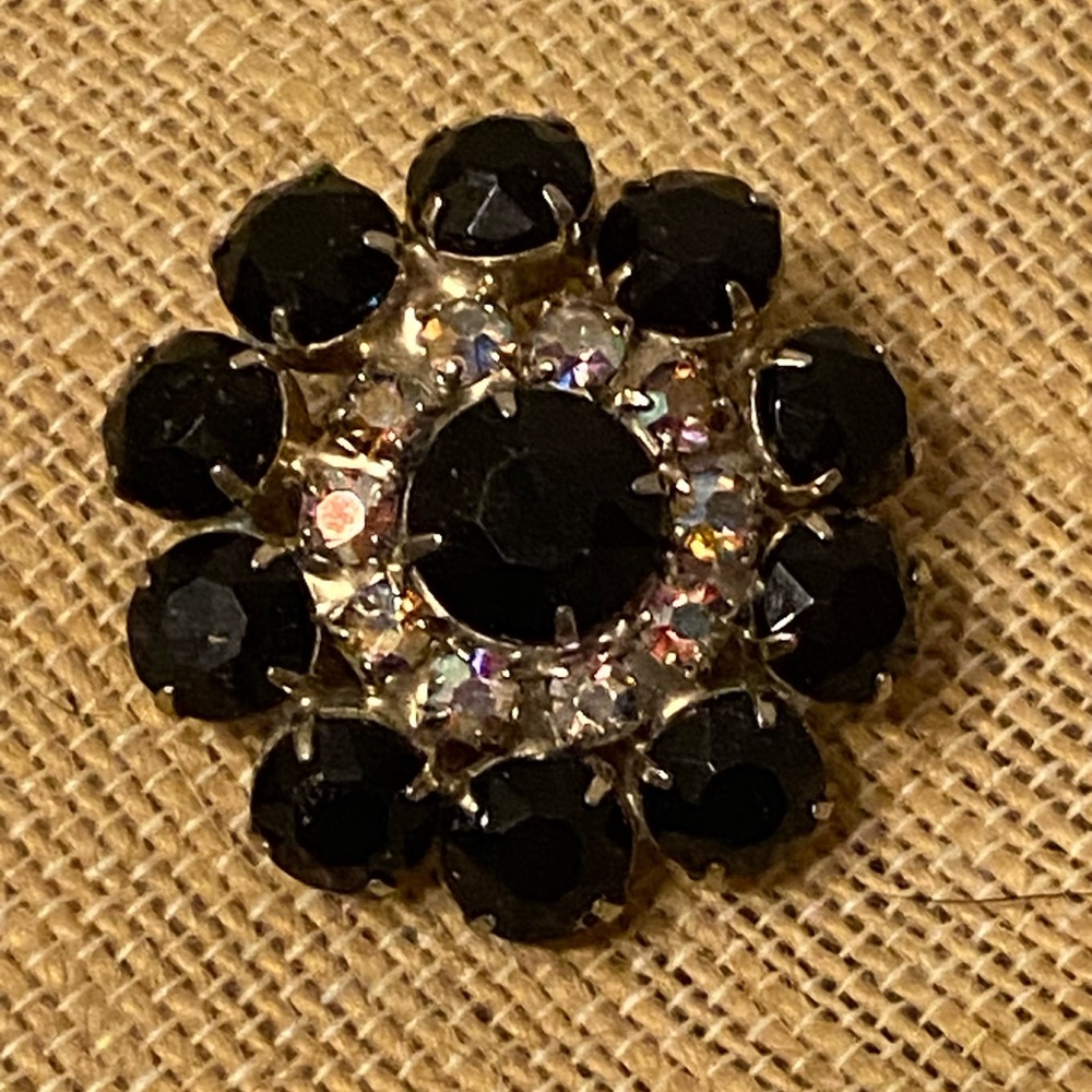 Vintage Elegant Black and Silver Floral Brooch